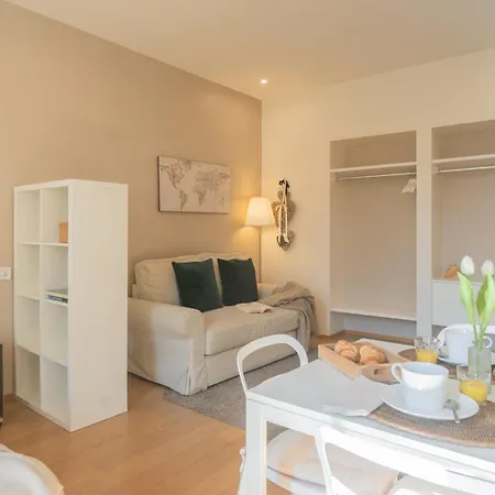 Mt By Rent * Como