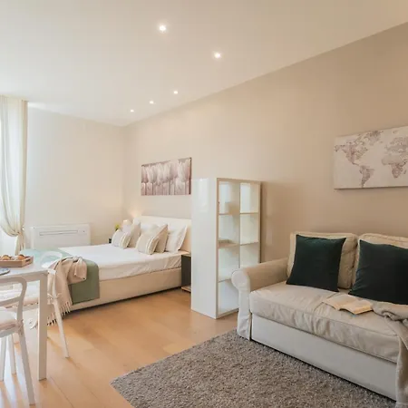 Mt By Rent Apartament Como