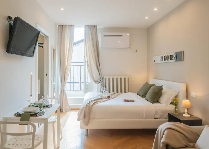 Mt By Rent Apartament Como