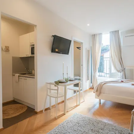 Mt By Rent Apartman Como